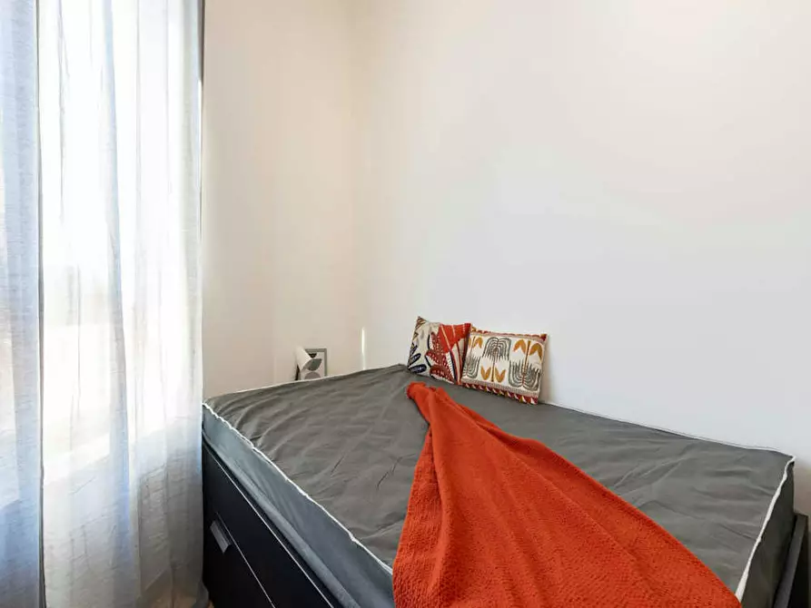 Immagine 2 di Camera in affitto  in Viale Tunisia a Milano