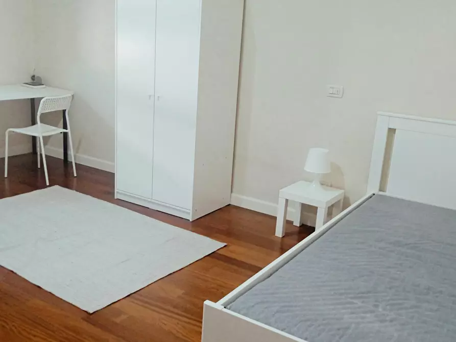 Immagine 4 di Camera condivisa in affitto  in Via Giovanni Brugnoli a Bologna