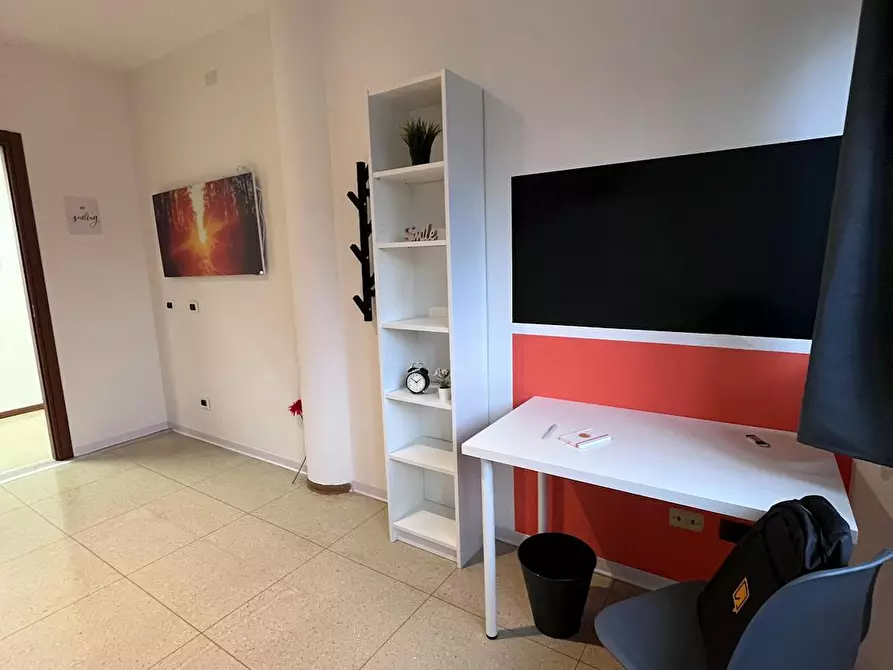 Immagine 3 di Camera in affitto  in Via del Brennero a Trento