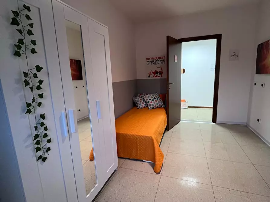 Immagine 2 di Camera in affitto  in Via del Brennero a Trento