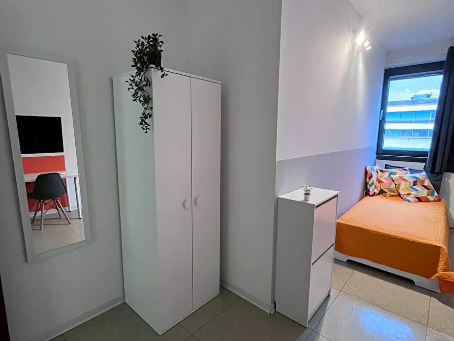 Immagine 3 di Camera in affitto  in Via del Brennero a Trento