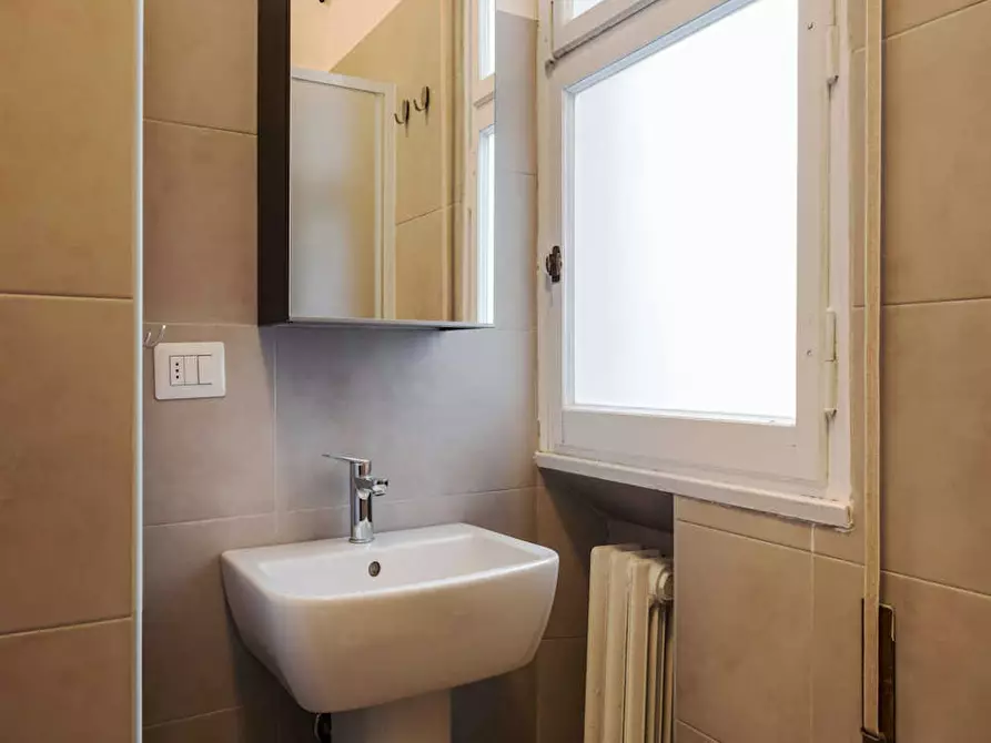 Immagine 9 di Camera in affitto  in Via delle Belle Arti a Bologna