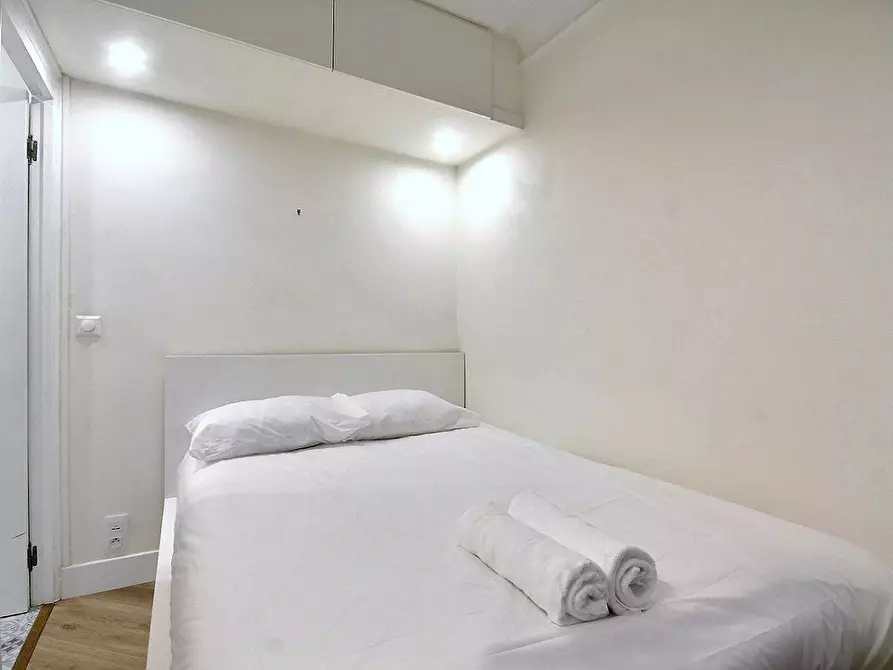 Immagine 9 di Appartamento in affitto  in Rue Ravignan a Paris 18