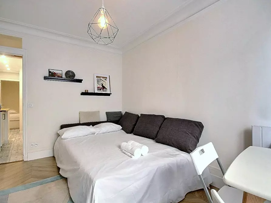 Immagine 5 di Appartamento in affitto  in Rue Ravignan a Paris 18