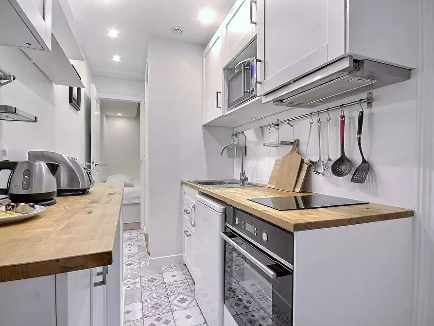 Immagine 8 di Appartamento in affitto  in Rue Ravignan a Paris 18