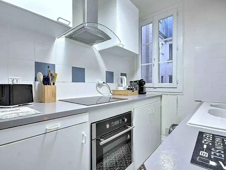 Immagine 6 di Appartamento in affitto  in Rue Rouvet a Paris
