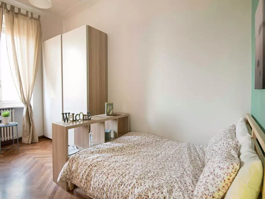 Immagine 5 di Camera in affitto  in Corso Re Umberto a Torino