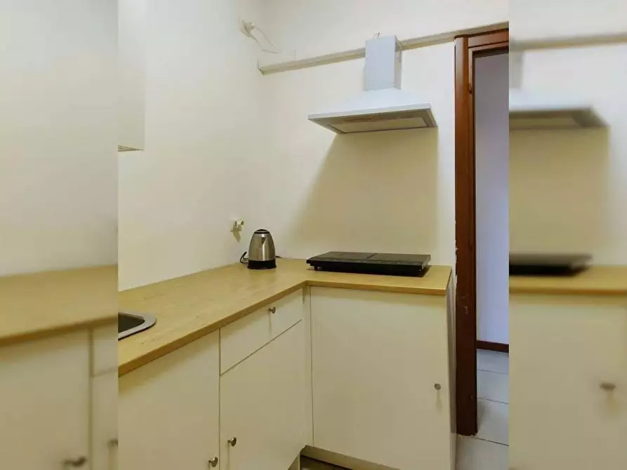 Immagine 6 di Camera in affitto  in Via Pantelleria a Milano