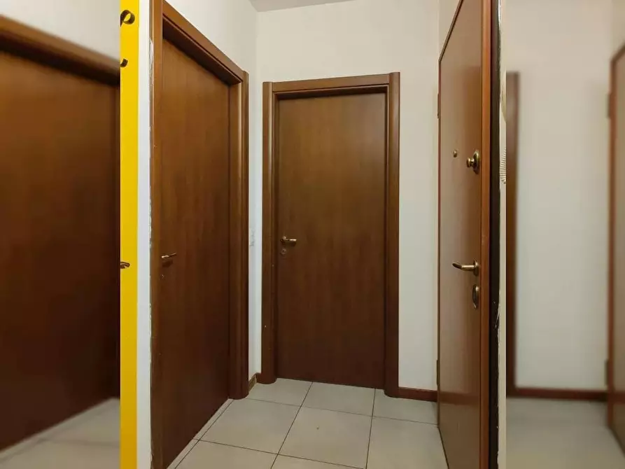 Immagine 8 di Camera in affitto  in Via Pantelleria a Milano