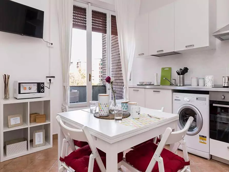 Immagine 10 di Camera in affitto  in Via Salvatore Barzilai a Milano