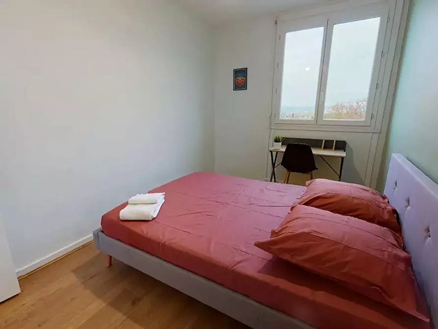 Immagine 1 di Camera in affitto  in Rue du 4 Août 1789 a Villeurbanne