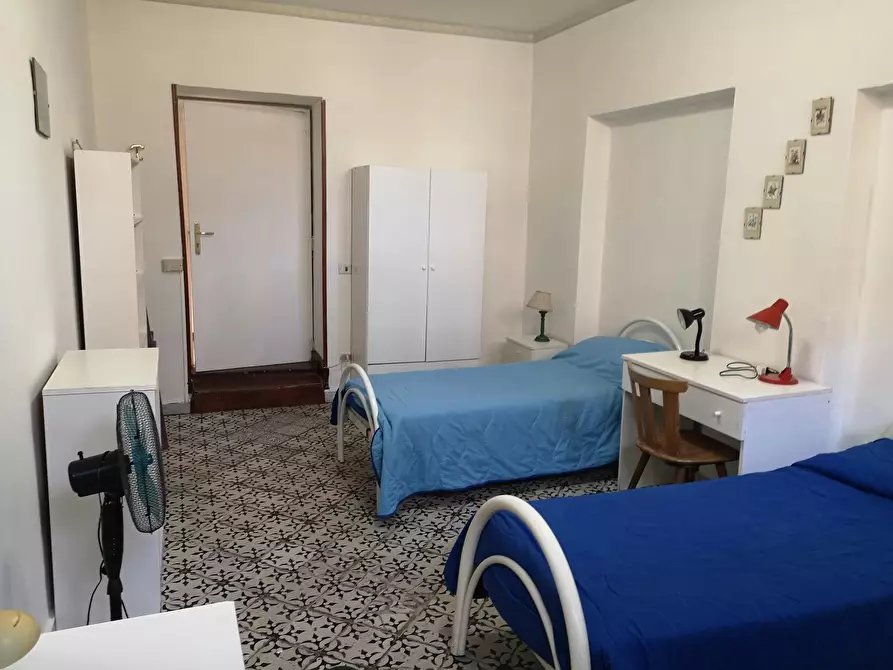 Immagine 6 di Camera in affitto  in Vico Melofioccolo a Napoli