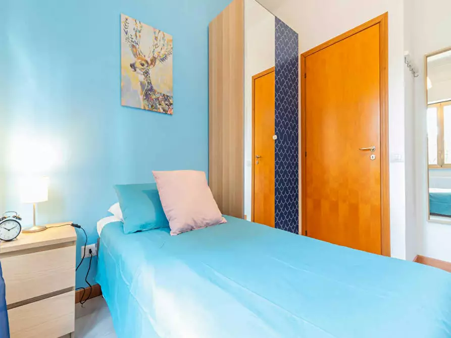 Immagine 1 di Camera in affitto  in Via Fiume delle Perle a Roma