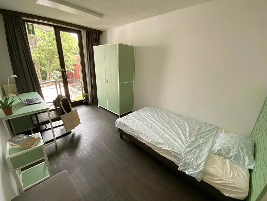 Immagine 2 di Camera in affitto  in Rue Berckmans a Saint-Gilles