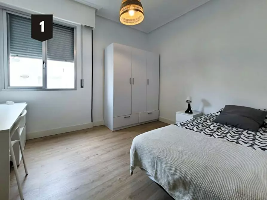 Immagine 2 di Camera in affitto  in Ramón y Cajal etorbidea a Bilbao