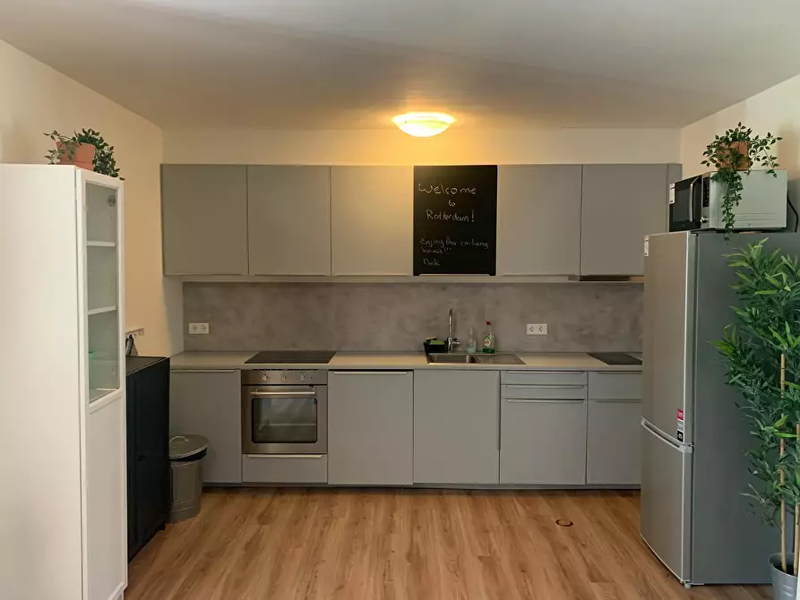 Immagine 10 di Casa indipendente in affitto  in Lissabonerf a Rotterdam