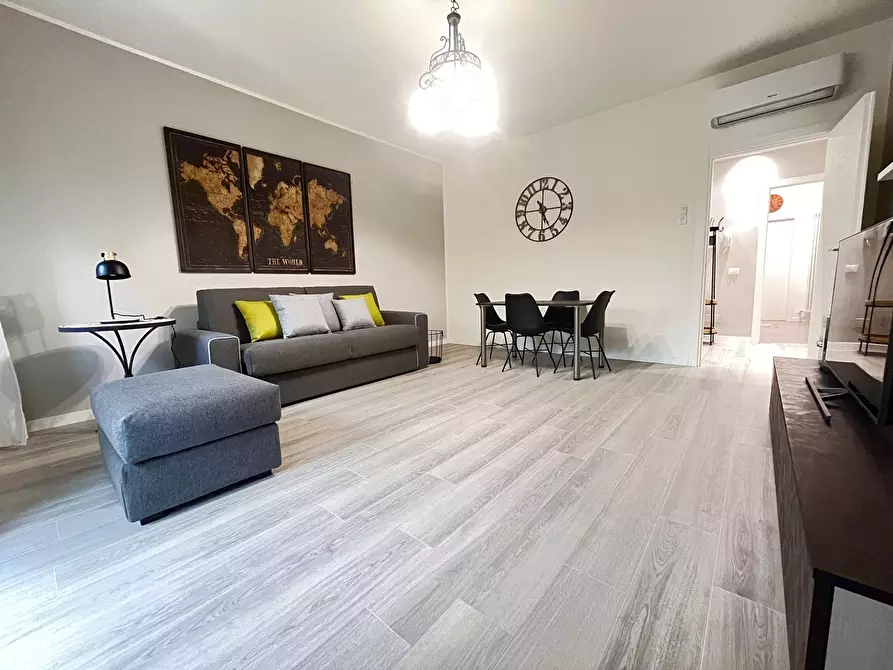 Immagine 2 di Appartamento in affitto  in Via Antonio Bazzini a Milano