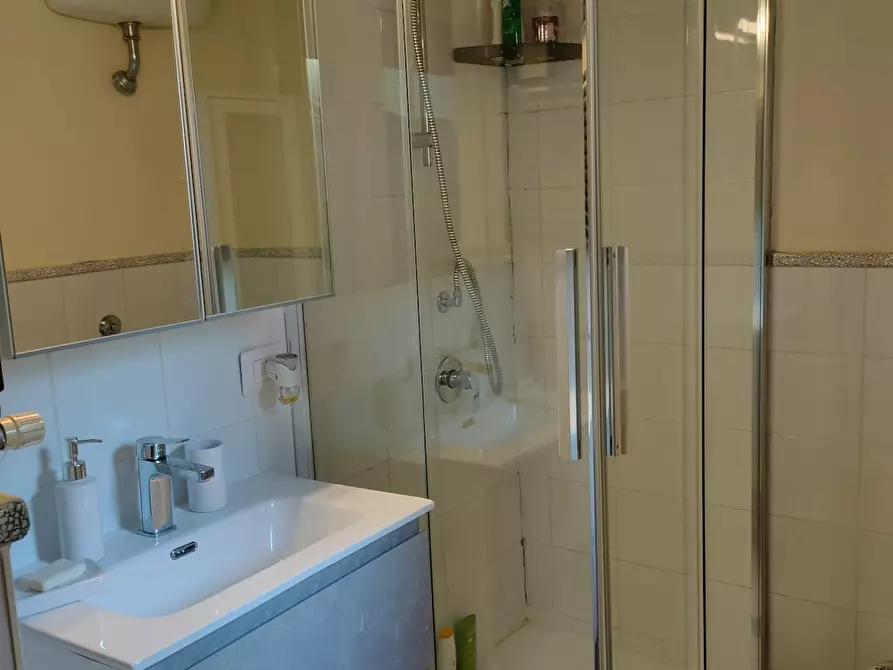 Immagine 8 di Casa indipendente in affitto  in Via del Mandrione a Roma