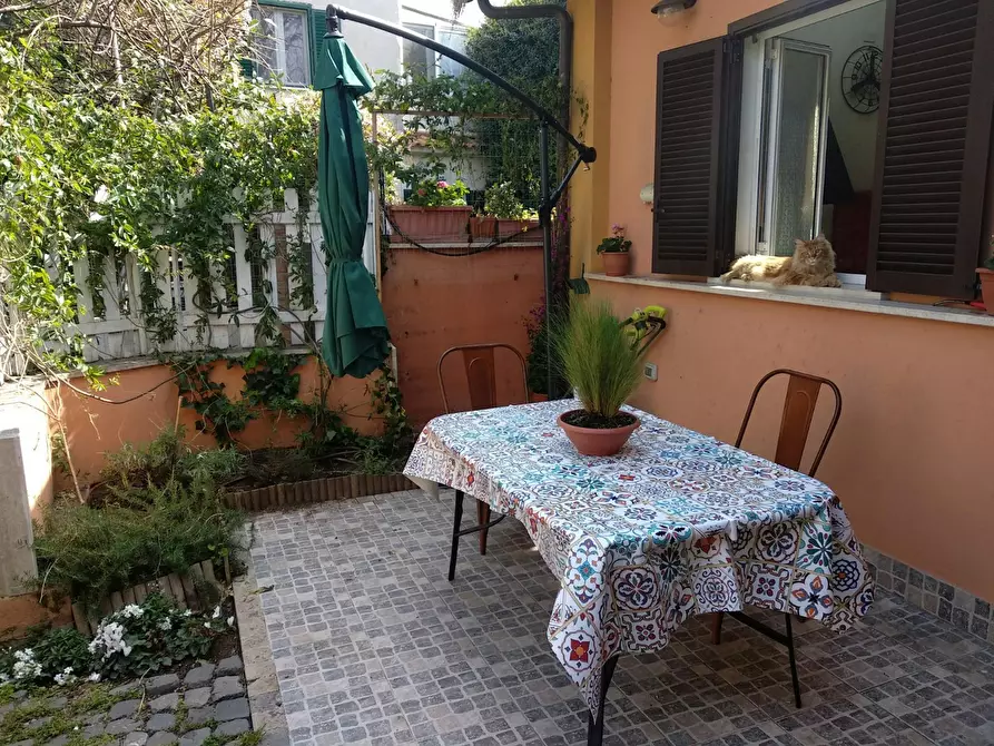 Immagine 10 di Casa indipendente in affitto  in Via del Mandrione a Roma