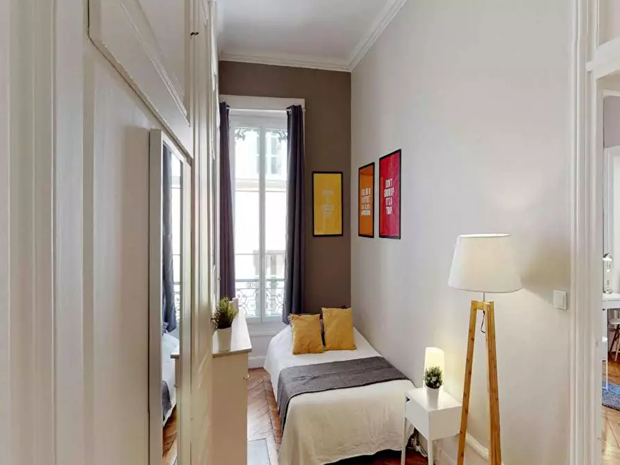 Immagine 1 di Camera in affitto  in Rue Neuve a Lyon