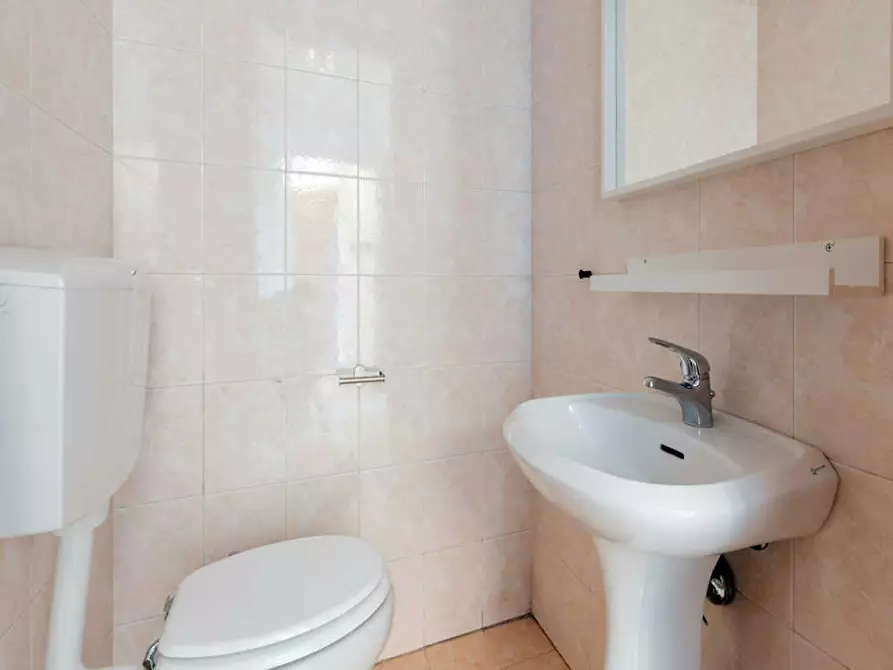 Immagine 9 di Camera in affitto  in Strada del Fortino a Torino