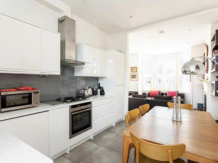 Immagine 2 di Appartamento in affitto  in Balliol Road a Kensington