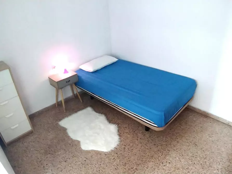 Immagine 2 di Camera in affitto  in Avinguda del Doctor Waksman a Valencia