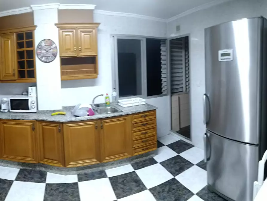 Immagine 3 di Camera in affitto  in Avinguda del Doctor Waksman a Valencia