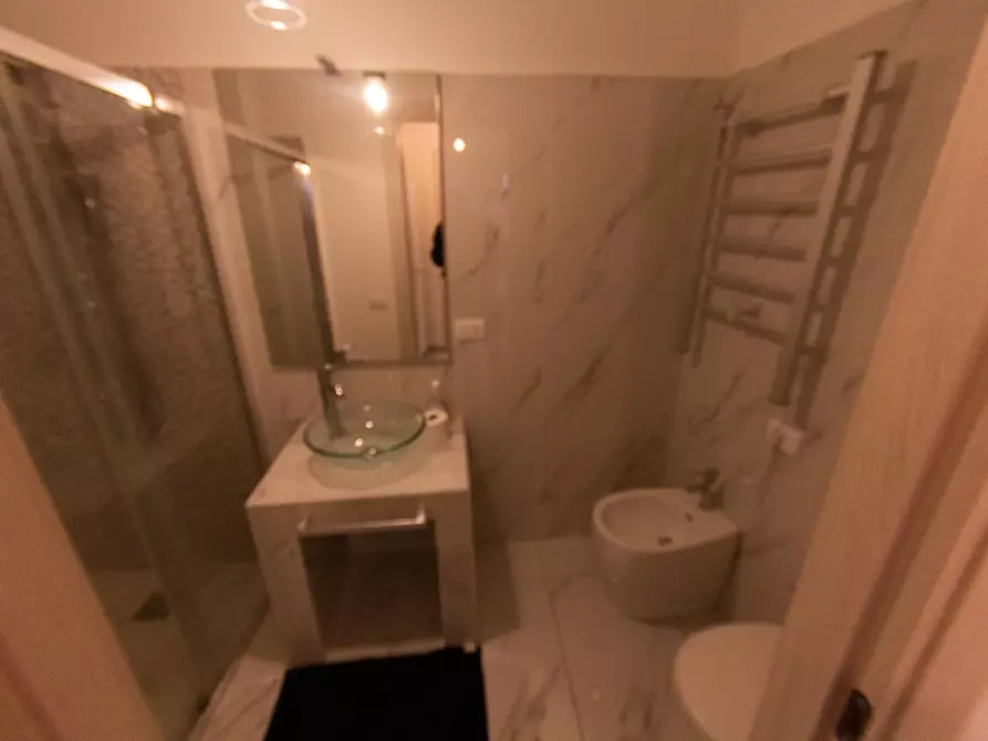 Immagine 3 di Camera in affitto  in Via Claudia a Milano