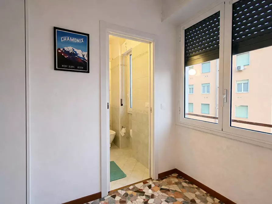 Immagine 3 di Camera in affitto  in Via Valtellina a Milano