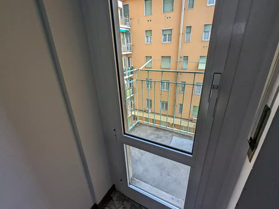 Immagine 6 di Camera in affitto  in Via Valtellina a Milano