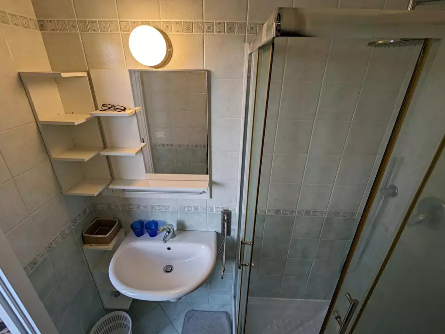 Immagine 5 di Camera in affitto  in Via Valtellina a Milano