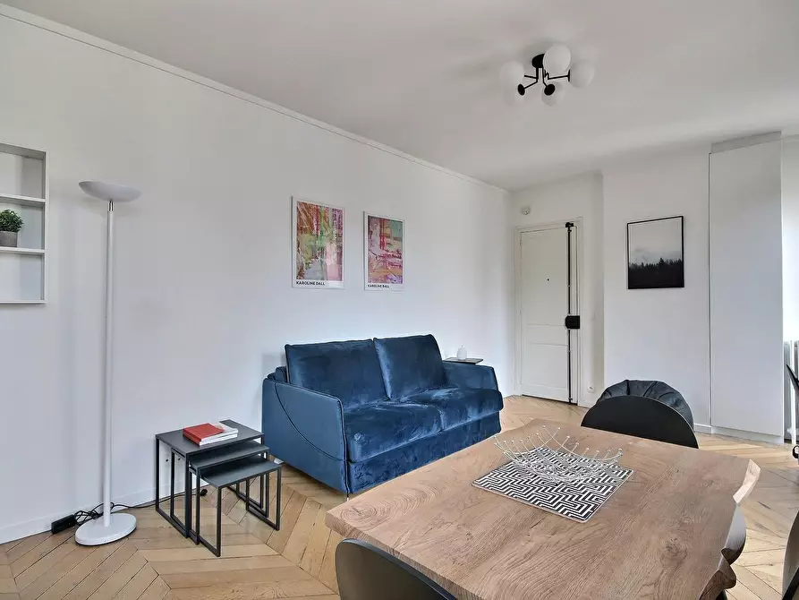 Immagine 2 di Appartamento in affitto  in Rue la Bruyère a Paris
