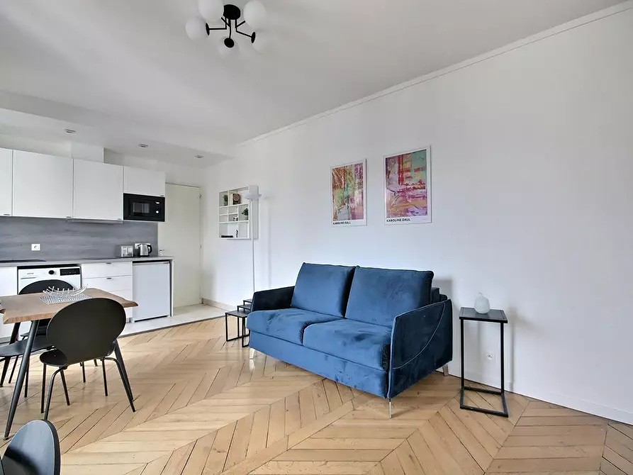 Immagine 4 di Appartamento in affitto  in Rue la Bruyère a Paris