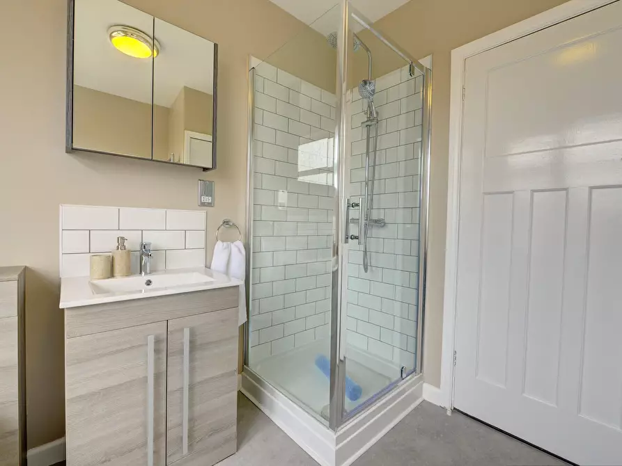 Immagine 5 di Casa indipendente in affitto  in Milton Road a Bedford