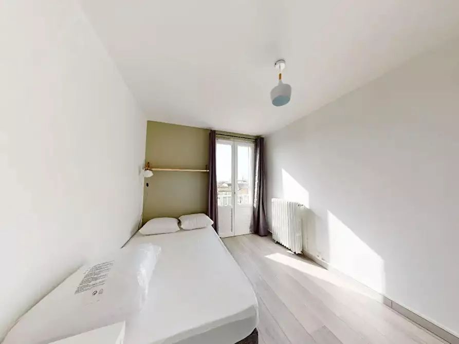 Immagine 2 di Camera in affitto  in Cours Édouard Vaillant a Bordeaux