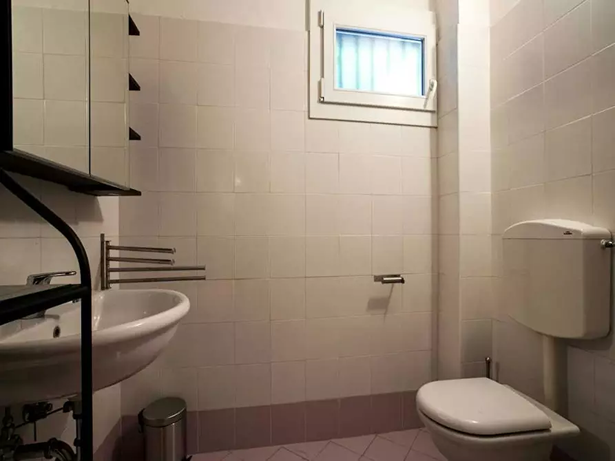 Immagine 10 di Camera in affitto  in Via Donato Creti a Bologna