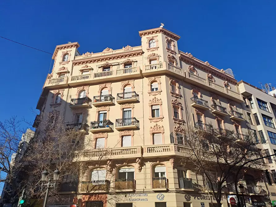 Immagine 1 di Camera in affitto  in Carrer Matías Perelló a Valencia