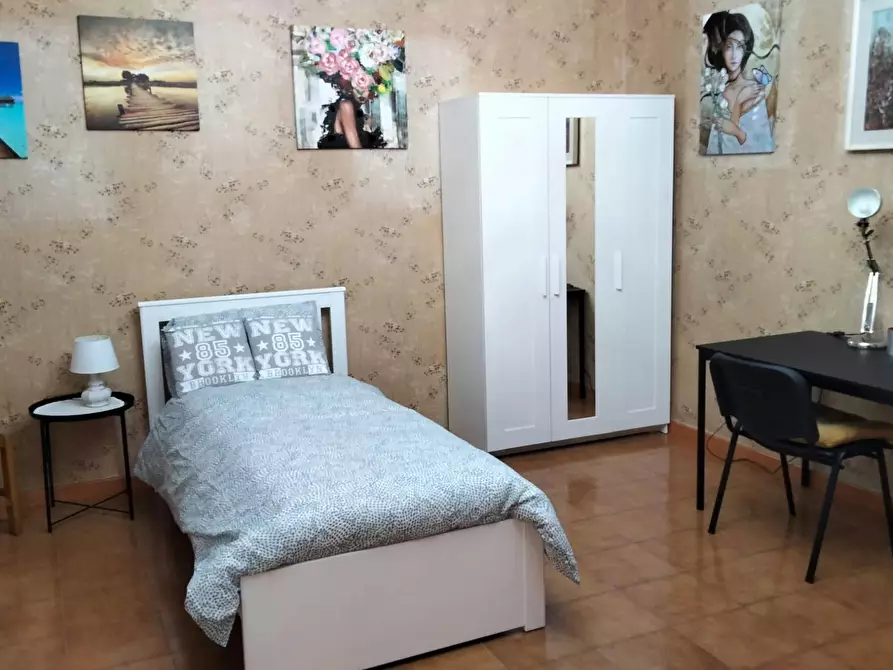 Immagine 10 di Camera in affitto  in Via Tullio Ascarelli a Roma