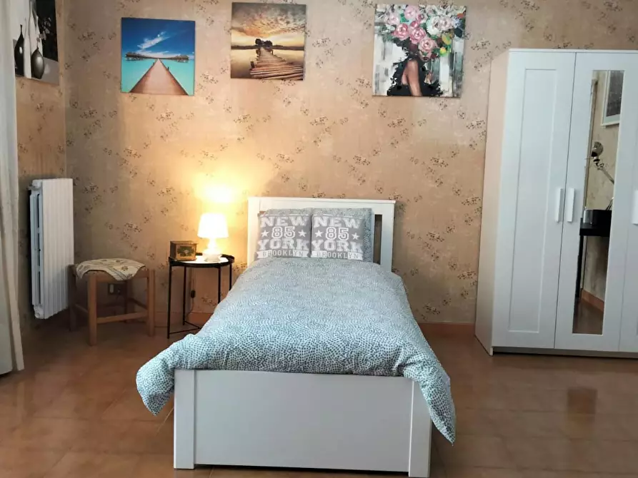 Immagine 3 di Camera in affitto  in Via Tullio Ascarelli a Roma