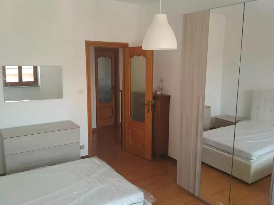Immagine 2 di Camera in affitto  in Via Trinità a Torino