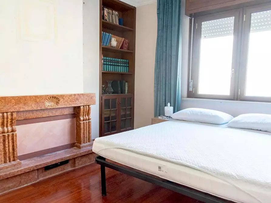 Immagine 2 di Camera in affitto  in Largo Valerio Bacigalupo a Roma