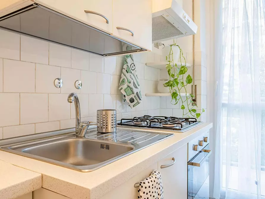 Immagine 10 di Camera in affitto  in Via Zurigo a Milano