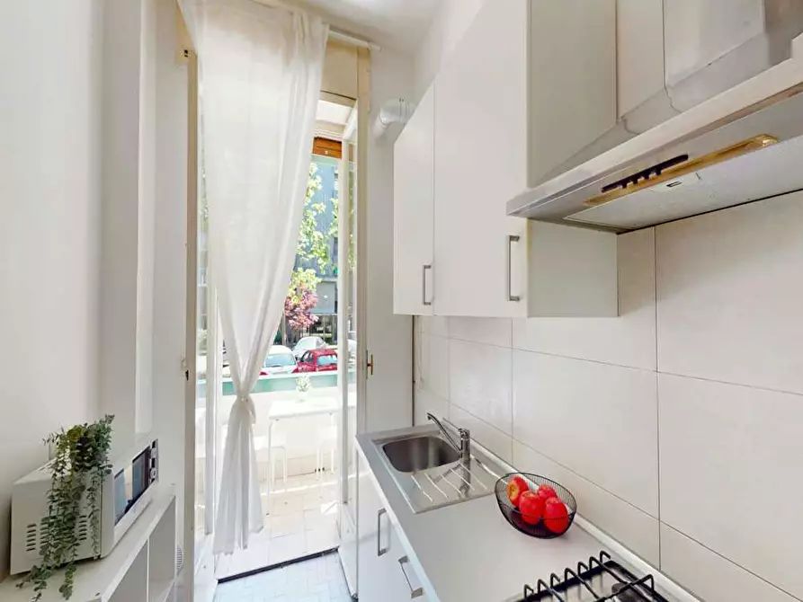 Immagine 8 di Camera in affitto  in Via Raffaello Bertieri a Milano