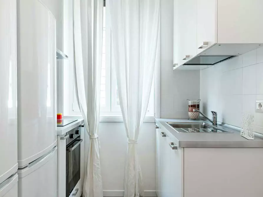 Immagine 4 di Camera in affitto  in Via Macedonio Melloni a Milano