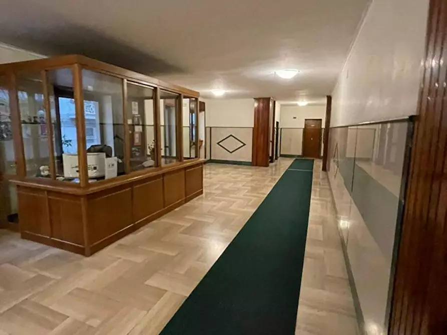 Immagine 8 di Camera in affitto  in Via Adolfo Omodeo a Napoli