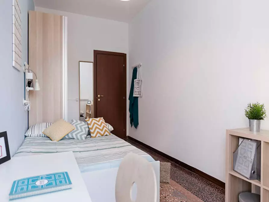 Immagine 5 di Camera in affitto  in Viale Giovanni Vicini a Bologna