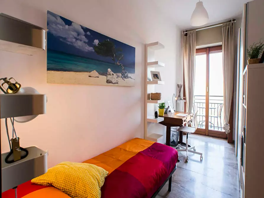 Immagine 1 di Camera in affitto  in Piazza Carlo Stuparich a Milano