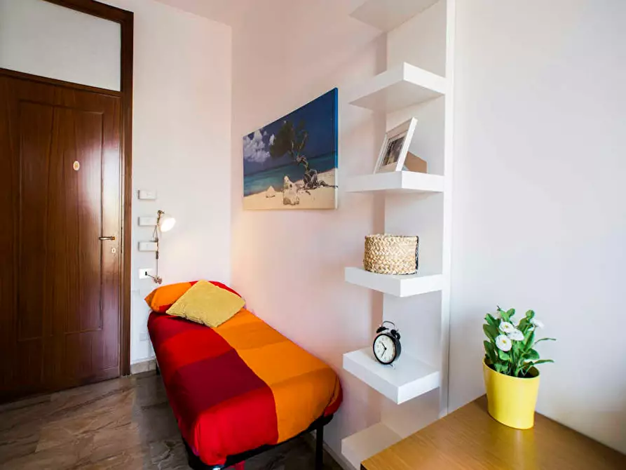 Immagine 3 di Camera in affitto  in Piazza Carlo Stuparich a Milano