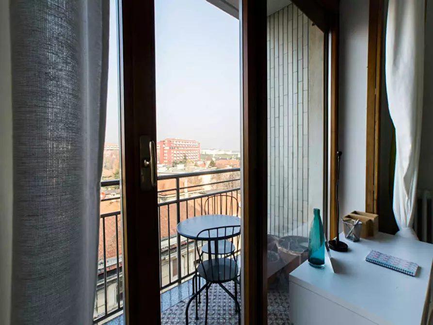 Immagine 6 di Camera in affitto  in Piazza Carlo Stuparich a Milano